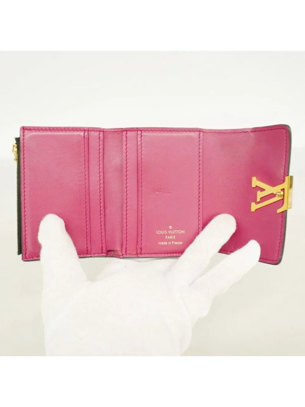 Louis Vuitton Trifold Wallet Taurillon Portefeuille Capucines XS Noir